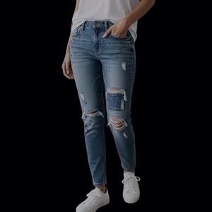 EUC...Womens' "Premiere" Brand Distressed Jeans size 5/6R